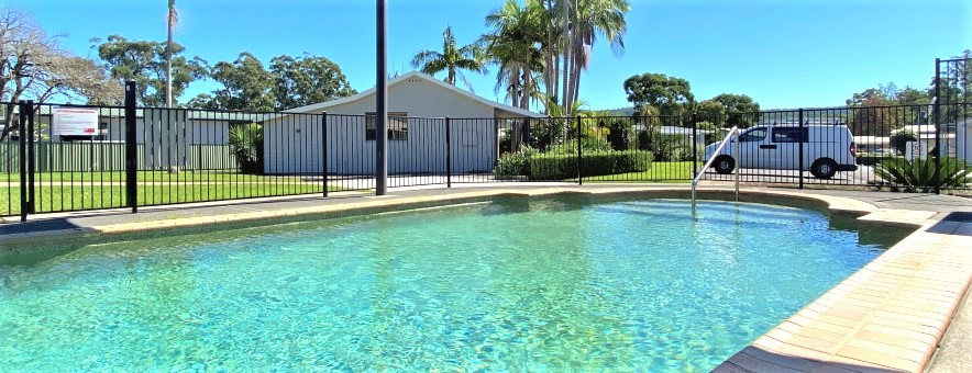 Karalta Court swimming pool