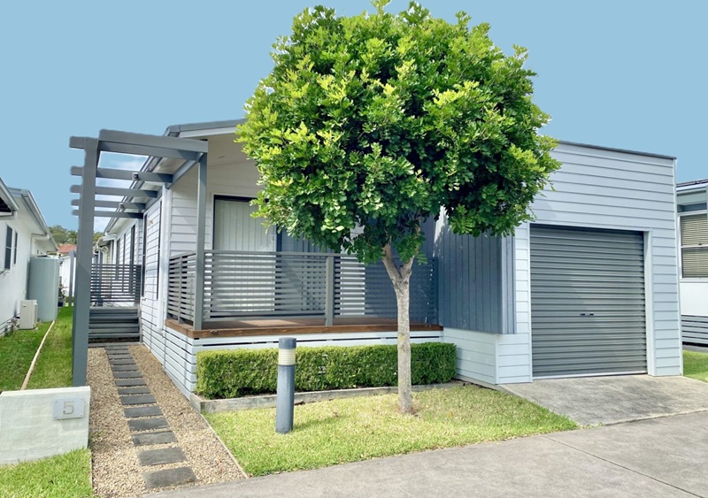 Greenlife Erina encompasses a safe, vibrant and peaceful community Greenlife Erina encompasses a safe, vibrant and peaceful community